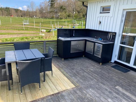 Patio, Kitchen or kitchenette