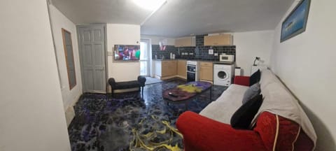 Joyful Place Apartment in Huddersfield