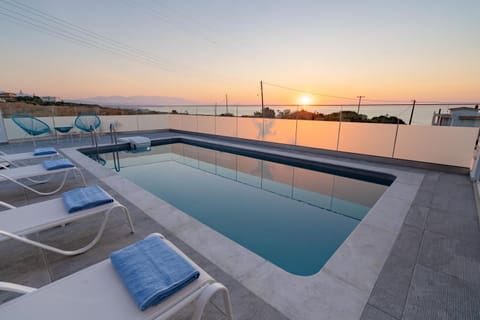 Natural landscape, Hot Tub, View (from property/room), Balcony/Terrace, Pool view, Swimming pool, Sunset, sunbed