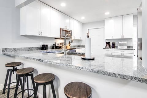 Murray Dale Hideaway House in Riverview