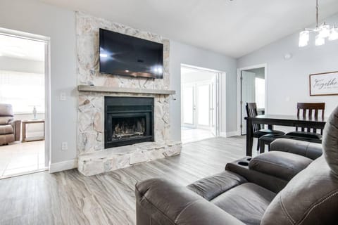 Murray Dale Hideaway House in Riverview