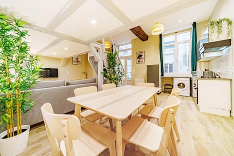 The Montesquieu Loft - Spacious 6 People - Saxe Gambetta Apartment in Lyon