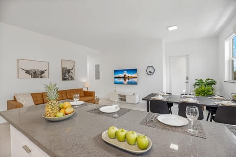 Up to 12 Guests! Modern villa near Wynwood House in Miami