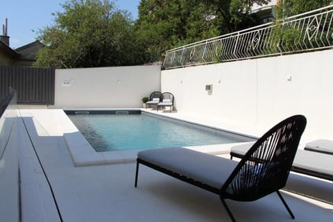 Day, Swimming pool, sunbed