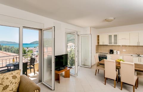 Apartments Lille Apartment in Dubrovnik-Neretva County