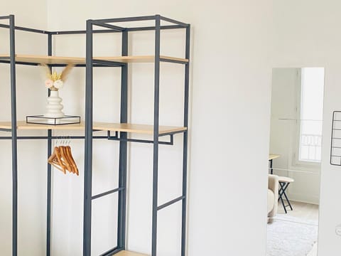 Charmant studio calme, proche La Défense & Paris Apartment in Courbevoie