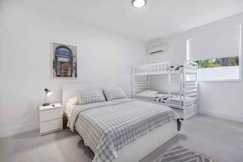 Up to 16 guests! Modern house near Wynwood Villa in Miami