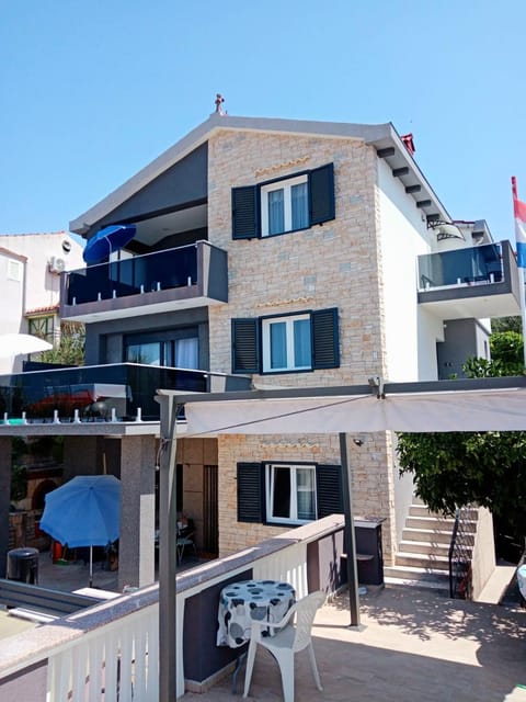 Property building, Balcony/Terrace