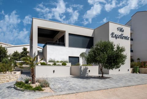 Villa Excellente Villa in Novalja