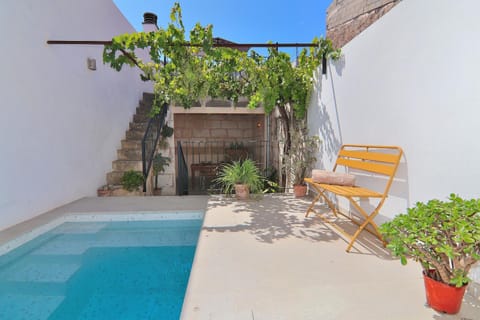 Patio, Day, Pool view, Swimming pool, sunbed