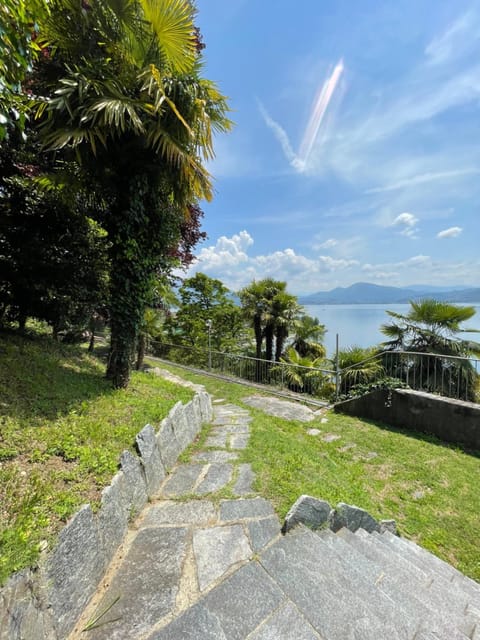 Garden, View (from property/room), Garden view, Lake view, Mountain view
