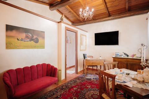 Communal lounge/ TV room, Communal lounge/ TV room, TV and multimedia, Living room, Seating area, Dining area, Evening entertainment