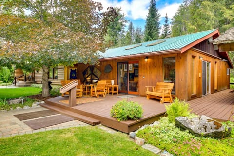 Unique Nordman Retreat 1 Mi to Priest Lake! House in Priest Lake