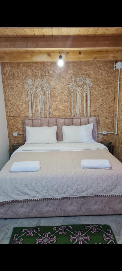 Mountain Vista Guesthouse Shkafi Bed and Breakfast in Montenegro