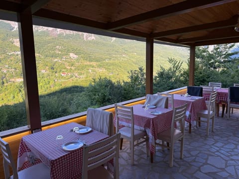 Mountain Vista Guesthouse Shkafi Bed and Breakfast in Montenegro