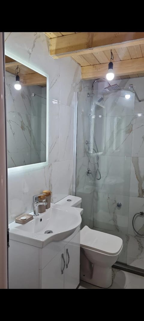 Mountain Vista Guesthouse Shkafi Bed and Breakfast in Montenegro