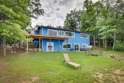 Nisswa Lake Getaway with Hot Tub and Kayaks! House in East Gull Lake