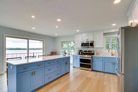 Nisswa Lake Getaway with Hot Tub and Kayaks! House in East Gull Lake