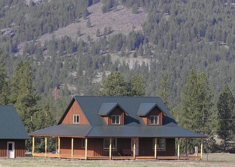 Property building, Natural landscape, Mountain view