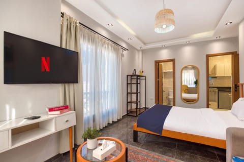 Bed, TV and multimedia, Photo of the whole room, Bedroom, towels, wardrobe