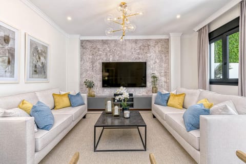 Communal lounge/ TV room, Living room