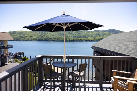 Patio, View (from property/room), Balcony/Terrace, Lake view, Mountain view