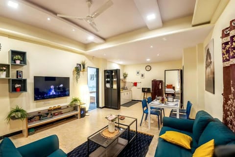 TV and multimedia, Seating area, Dining area, Evening entertainment