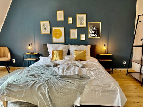 Bed, Bedroom, wardrobe