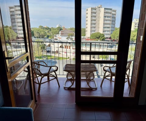 Ampio appartamento in centro con vista - terrazze, parcheggio gratuito e Wi-Fi Apartment in Lignano Sabbiadoro