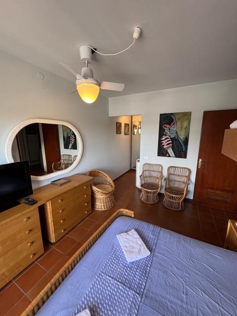 Ampio appartamento in centro con vista - terrazze, parcheggio gratuito e Wi-Fi Apartment in Lignano Sabbiadoro