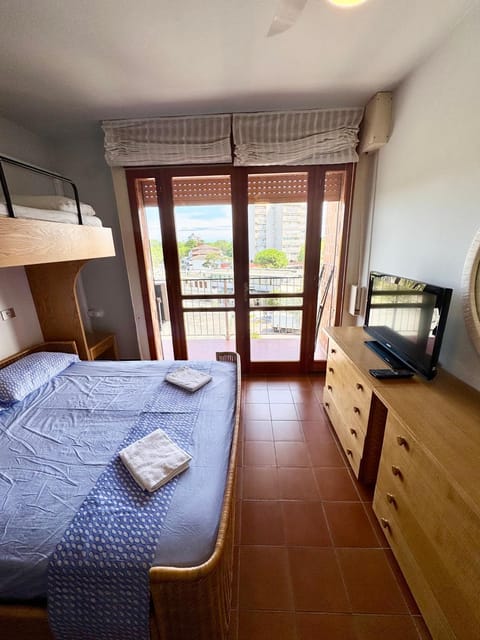 Ampio appartamento in centro con vista - terrazze, parcheggio gratuito e Wi-Fi Apartment in Lignano Sabbiadoro