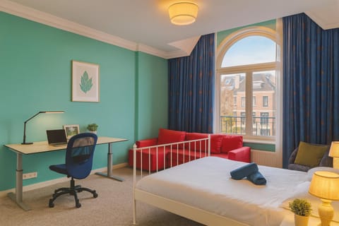 Living room, Photo of the whole room, Seating area, Bedroom