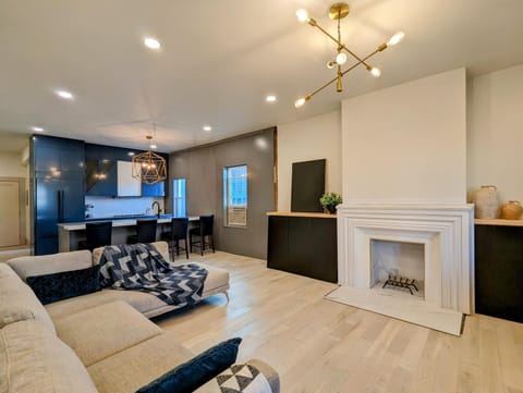 Kitchen or kitchenette, Living room, Seating area, flat iron
