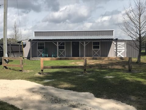 Bunkhouse Farm Stay House in Florida