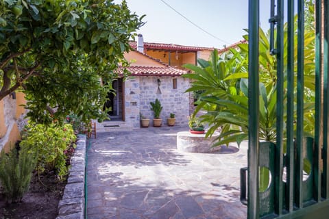 Facade/entrance, Inner courtyard view