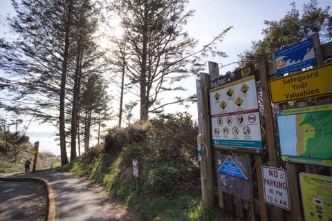 Apollos Corner - Meredith Lodging House in Tolovana Park