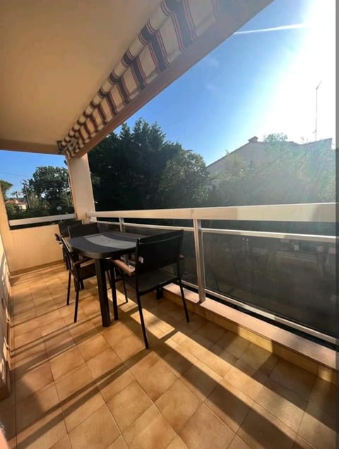 2 pièces proche plage + parking Apartment in Antibes