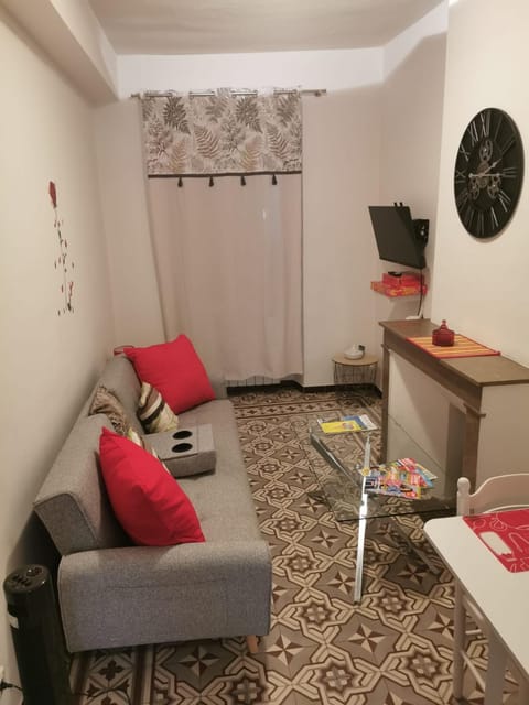 Petit appart entier au cœur des REMPARTS - Netfix et connection fibre gratuits Apartment in Carpentras
