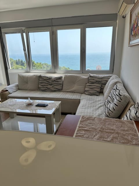 Living room, Sea view