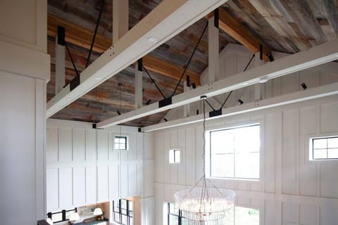 Ski, Golf, Trails, Winery, Lake View, Lutsen, Grand Marias - Sleeps 8 Villa in Lutsen