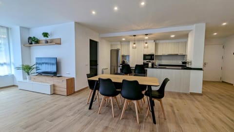 TV and multimedia, Kitchen or kitchenette, Seating area, Dining area, minibar