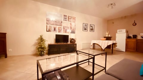 TV and multimedia, Seating area, Dining area, minibar