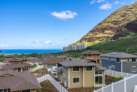 Property building, Day, Bird's eye view, Mountain view, Sea view