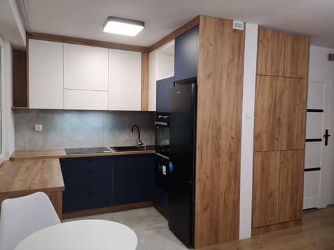 Kitchen or kitchenette, pet friendly, stove
