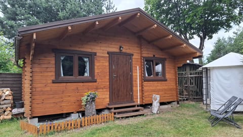 Letniskowy Domek Berneński Zakątek House in Pomeranian Voivodeship