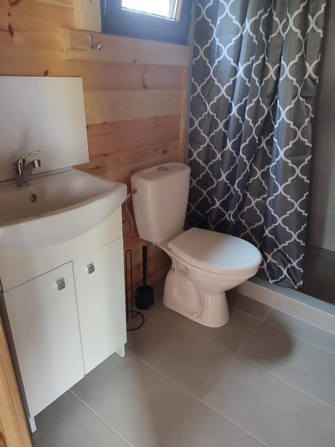 Letniskowy Domek Berneński Zakątek House in Pomeranian Voivodeship