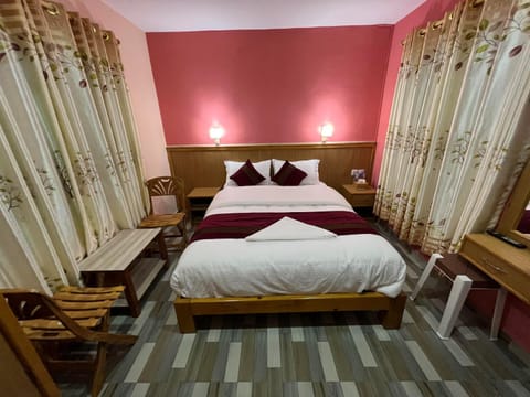 Bed, Photo of the whole room, Bedroom