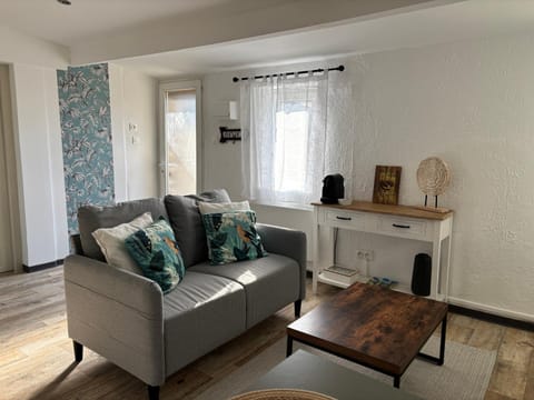 Maisonnette rénovée en campagne House in Le Thor