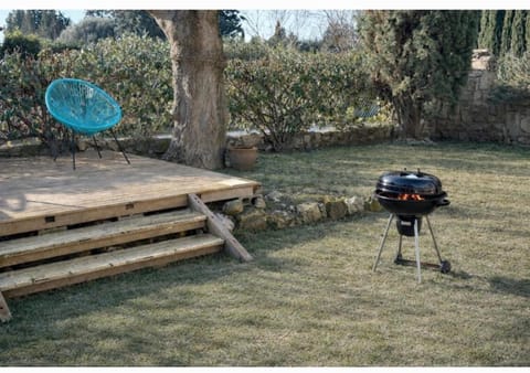 Maisonnette rénovée en campagne House in Le Thor