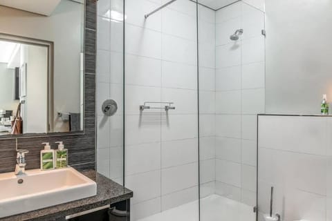 Modern Family Flat Andringa Walk Apartment in Stellenbosch